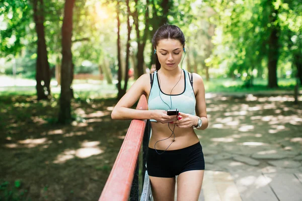 Chica joven en una carrera — Foto de Stock