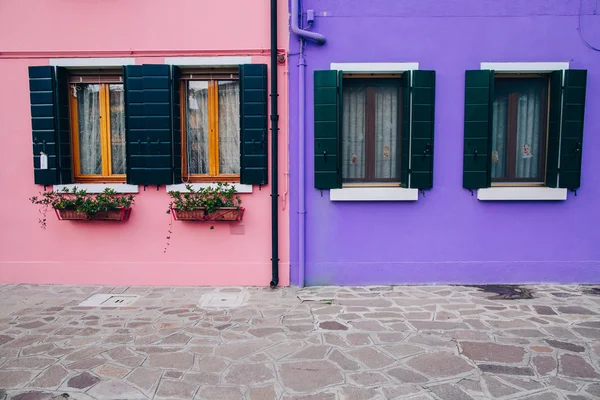 Kolorowe domy na wyspie burano — Zdjęcie stockowe