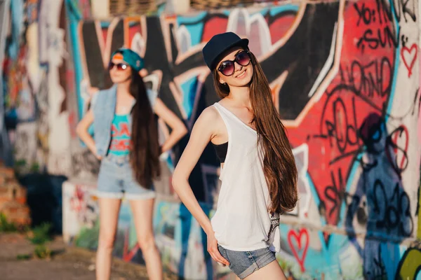 Meninas na rua — Fotografia de Stock