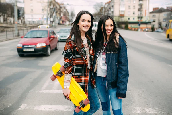 Meninas de rua bonitas — Fotografia de Stock