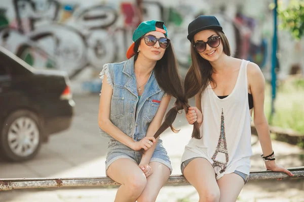 Young girls on street — Stock Photo, Image