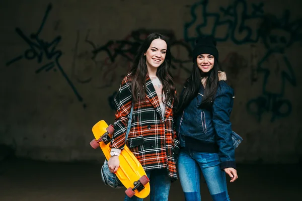 Hermosas chicas de la calle — Foto de Stock