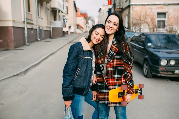 Vackra gatan flickor — Stockfoto