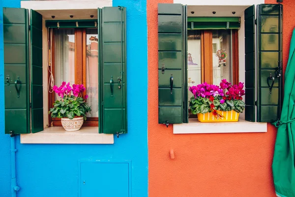 Bunte Häuser auf der Insel Burano — Stockfoto