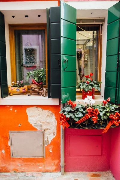 Casas coloridas na ilha de Burano — Fotografia de Stock