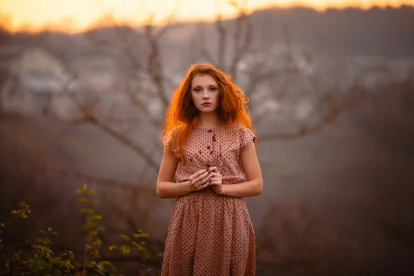 Jovem ruiva menina — Fotografia de Stock