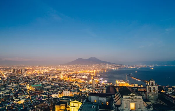 Napoli'de gece manzarası