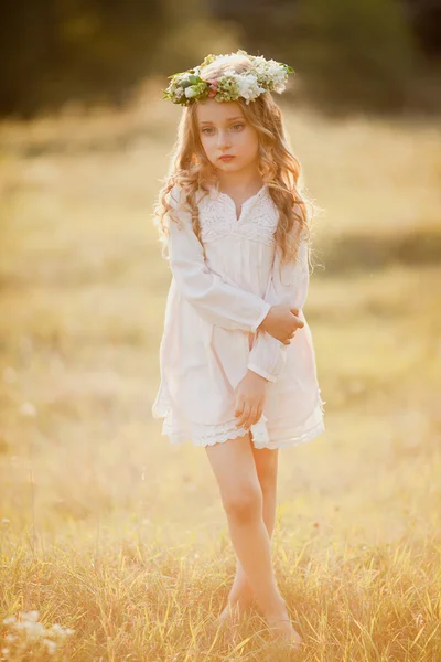 Little girl in forest — Stock Photo, Image