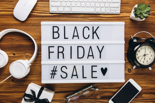 Black Friday Board Λευκό Ξύλινο Τραπέζι Πάνω Όψη — Φωτογραφία Αρχείου