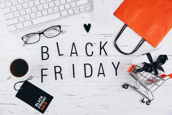 Black Friday Board Λευκό Ξύλινο Τραπέζι Πάνω Όψη — Φωτογραφία Αρχείου