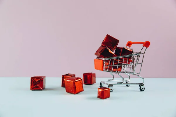 Concetto Del Black Friday Carrello Con Regali — Foto Stock