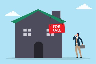 Emlak yatırımı, emlak satışı veya konut piyasası fırsatlarını temsil eden, satılık tabelası olan bir evin önünde duran bir işadamının vektör çizimi