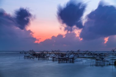 Rock ayakta veya Hin Pad, Surat Thani, Tayland