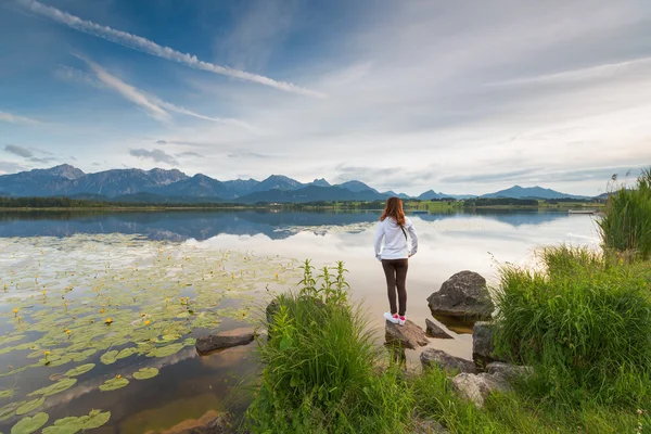 almak a dinlenme Hopfensee, Fussen, Almanya