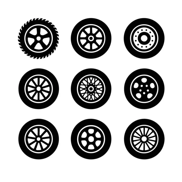 Beyaz zemin üzerinde izole edilmiş dokuz eşsiz jant koleksiyonu, her biri farklı bir tasarım ve konuşma düzenleme ile
