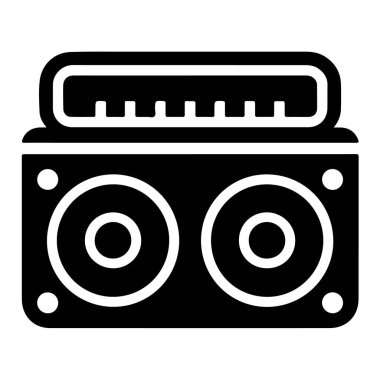 Beyaz arkaplanda izole edilmiş ses amplifikatörünü ve ses ekipmanını temsil eden siyah ve beyaz bir amplifikatör simgesi