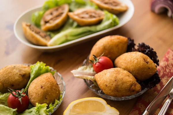 Icli kofte / falafel de albóndigas rellenas . — Foto de Stock