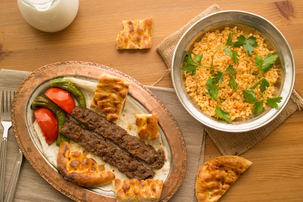 Turkse adana kebab. — Stockfoto