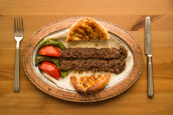 Turecki adana kebab. — Zdjęcie stockowe