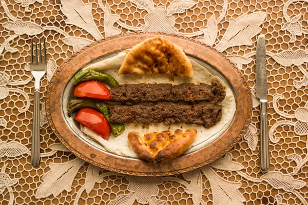 Turecki adana kebab. — Zdjęcie stockowe