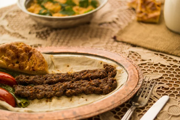 Türkischer adana kebab. — Stockfoto