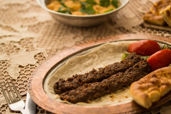 Turecký adana kebab. — Stock fotografie