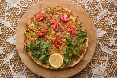 Lahmacun. Pide
