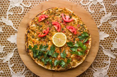 Lahmacun. Pide