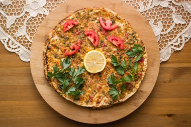 Lahmacun. Pide