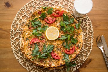 Lahmacun. Pide