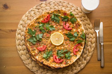 Lahmacun. Pide