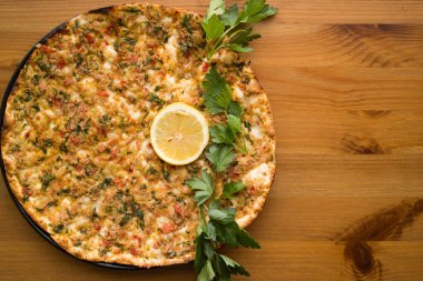 Lahmacun. Pide