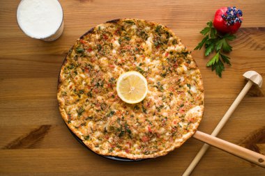 Lahmacun. Pide