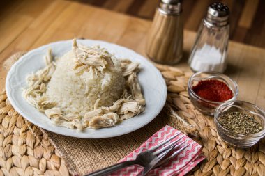 Geleneksel Türk tavuk bir pirinç (ekmeği tarifi).
