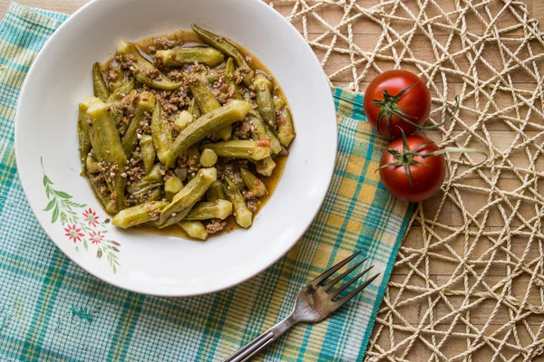 Bamya / Okra / Cucina tradizionale turca con carne macinata — Foto Stock