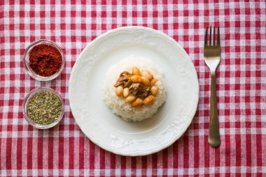 Pişmiş fasulye bir pirinç / Kuru Fasulye. 