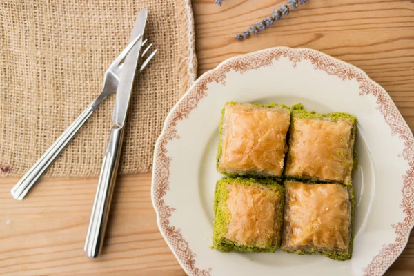 Baklava s pistácie / turecká tradiční dezert — Stock fotografie