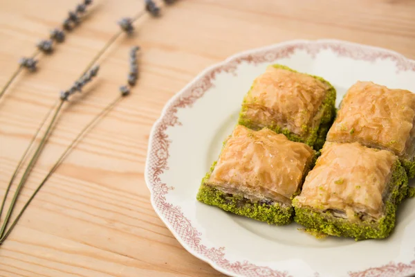 Baklava com pistache / Sobremesa tradicional turca — Fotografia de Stock