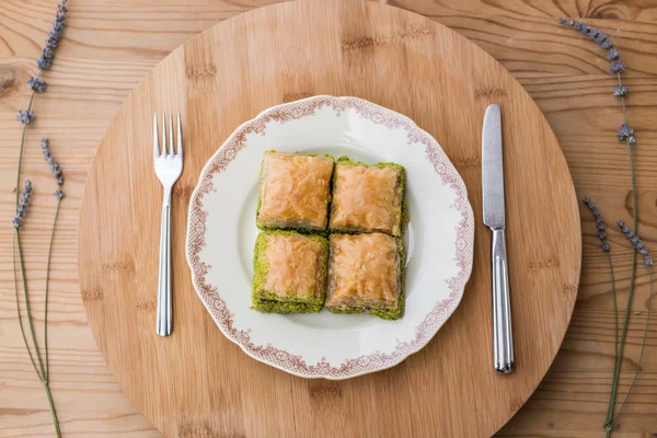 Baklava s pistácie / turecká tradiční dezert — Stock fotografie