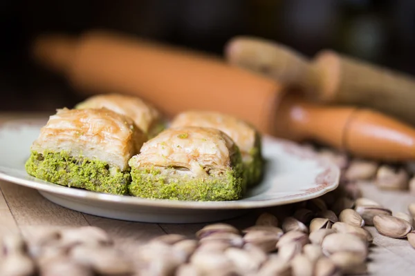 Baklava şamfıstıklı / Türk geleneksel tatlı ile — Stok fotoğraf