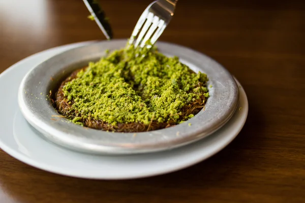 Кунефе / традиционный турецкий десерт — стоковое фото