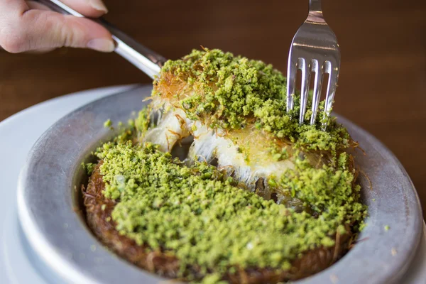 Kunefe / Turkish Traditional Dessert — Stok Foto