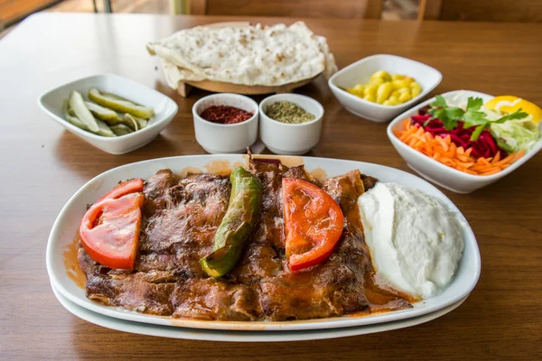 Iskender kebab / comida tradicional turca — Fotografia de Stock