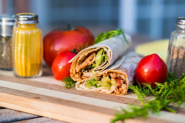 Turkish Chicken Doner / Shawarma — Stock Photo, Image