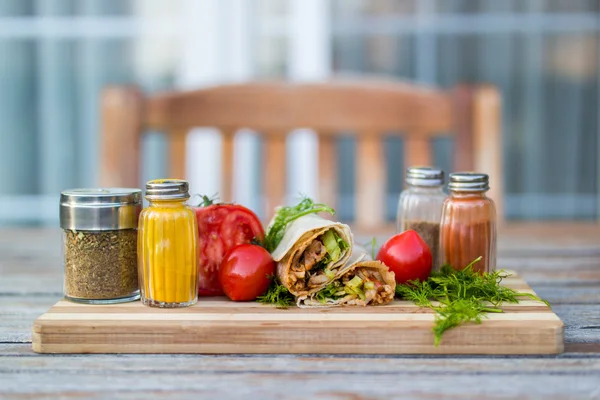 Turkish Chicken Doner / Shawarma — Stock Photo, Image