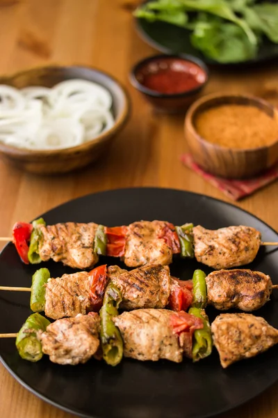 Turkish Shish Kebab / Chicken Skewers. — Stock Photo, Image