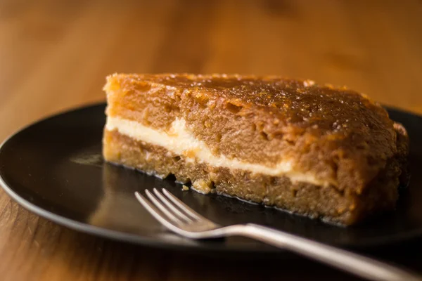 Turkiska traditionella efterrätt Ekmek Kadayifi / Bröd Pudding — Stockfoto