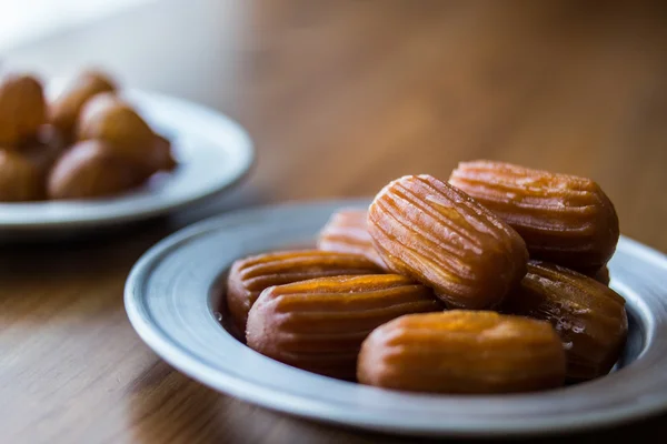 Tulumba Tatlisi / Turkish Traditional Dessert on a Wooden Surface. — Stok Foto