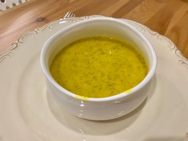 Sıcak lşıklı ev yapımı sebze çorbası. Yemeye hazır..