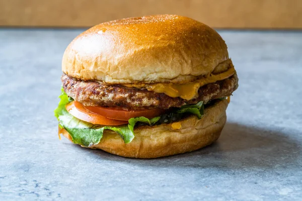 Vegetarischer Bohnen Burger Mit Brioche Brot Aus Nächster Nähe Fertig — Stockfoto